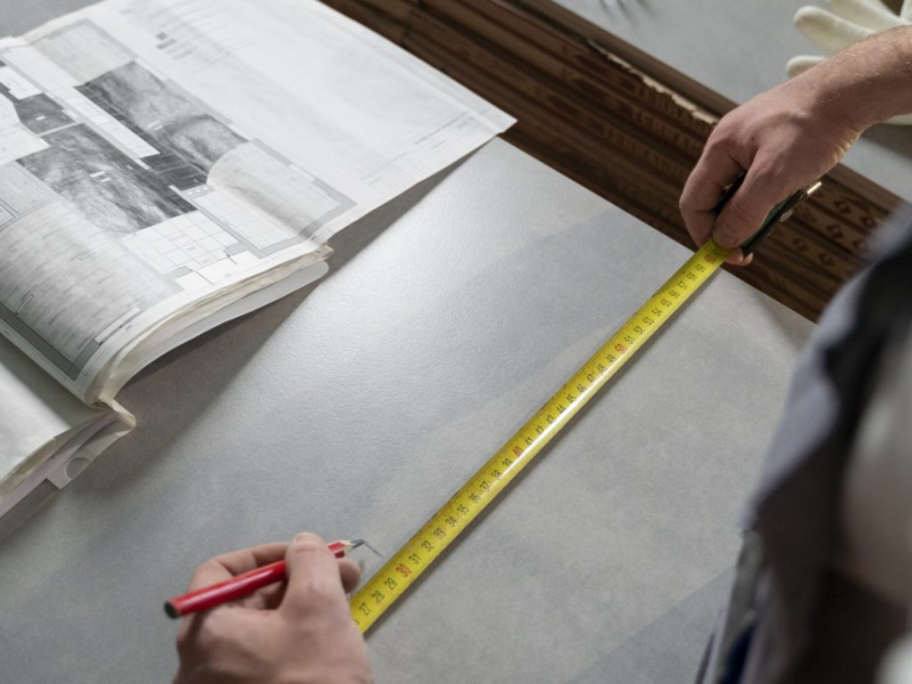 Les cuisines Kitchen Family à La Valette du Var vous proposent des cuisines, salles de bains, dressings et rangements qui vous ressemblent, qui sont esthétiques et fonctionnels. Conçus et fabriqués par des cuisinistes professionnels expérimentés et créatifs, nos projets offrent un design innovant, une fabrication de haute qualité allemande et des prix attractifs.